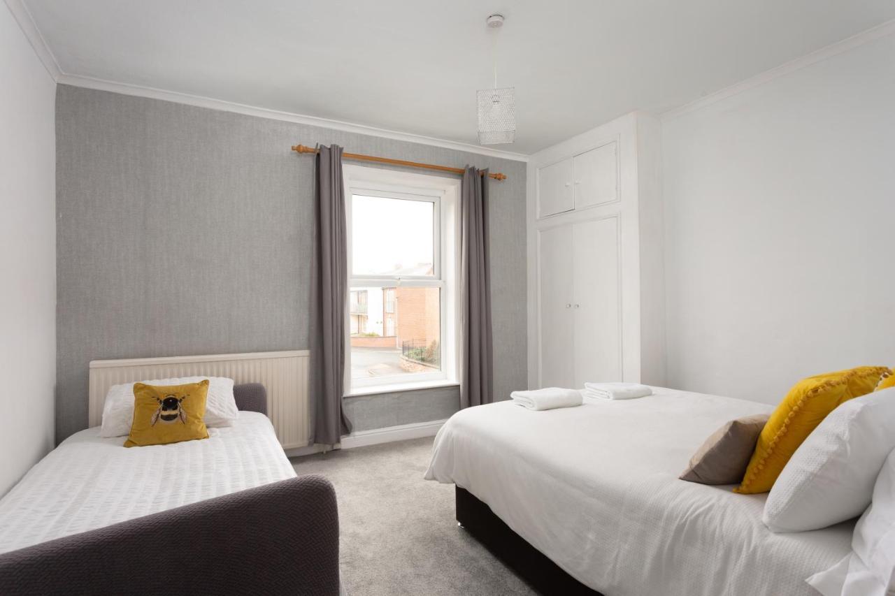 Lovely City Town House With Free Parking Sleeps 2 To 6 Guests York Exterior foto